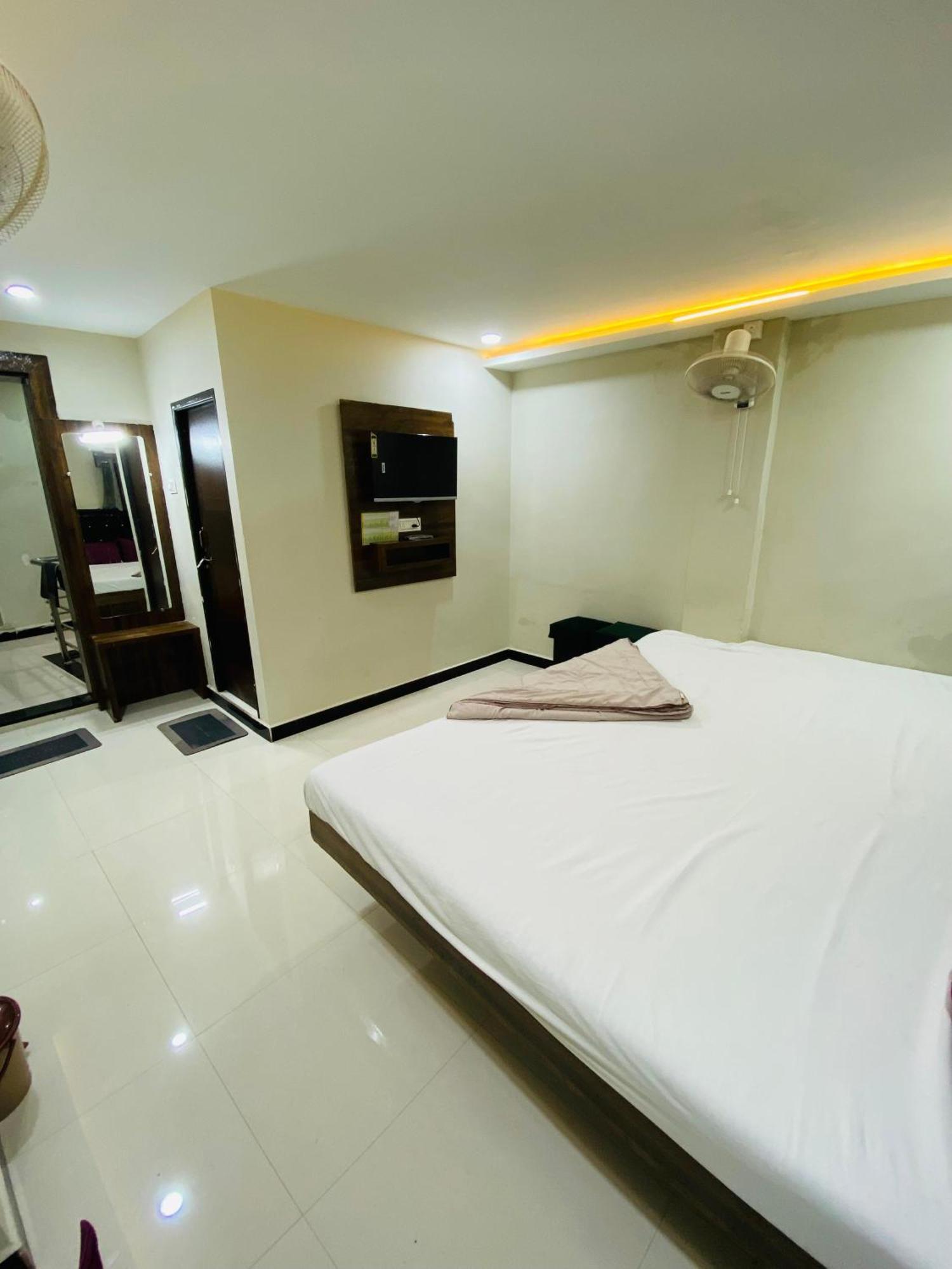 Hotel Super Palace Ujjain Luaran gambar