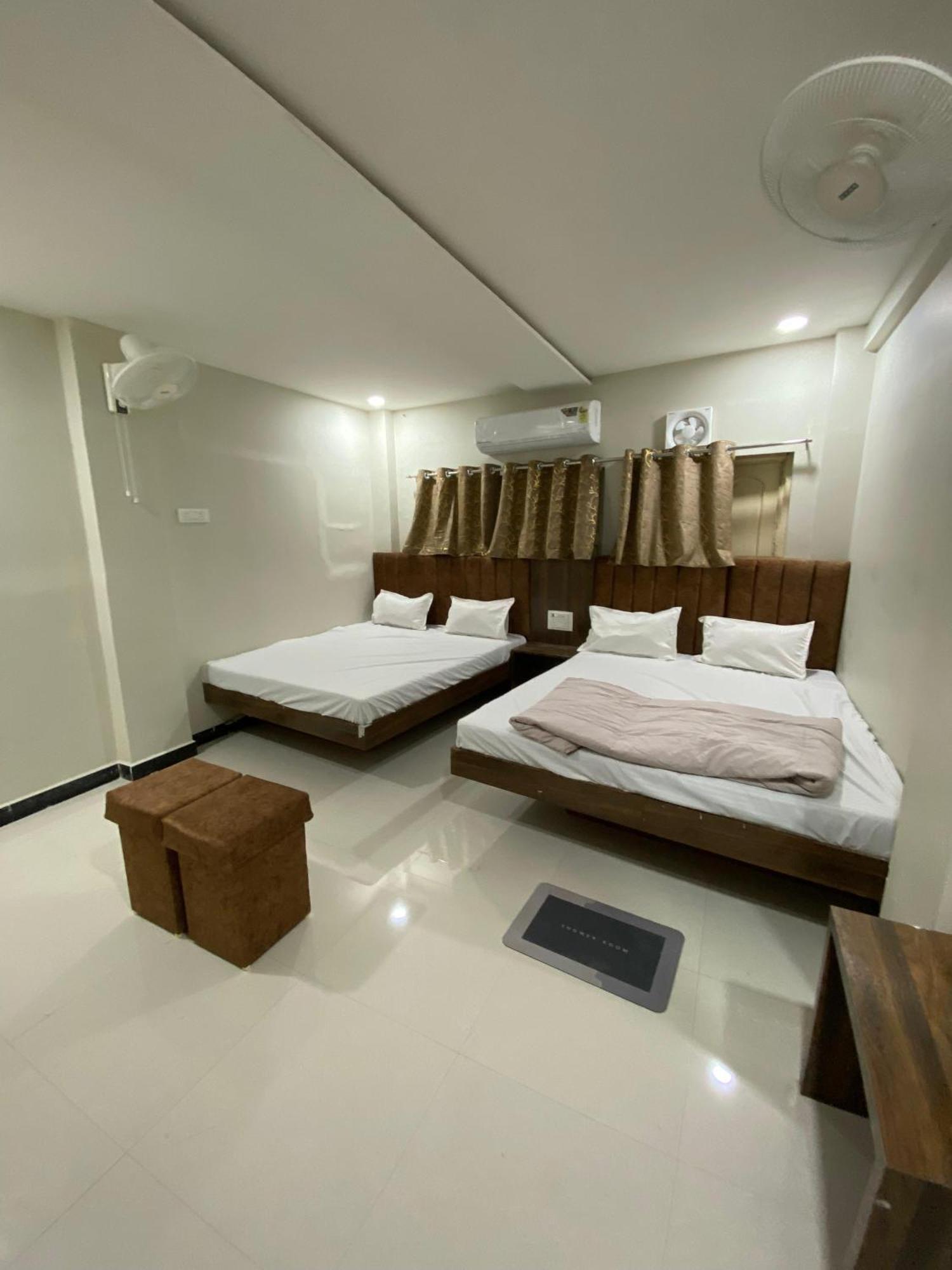 Hotel Super Palace Ujjain Luaran gambar